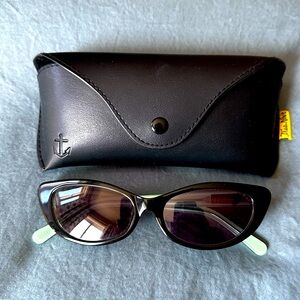 Black Cat-Eye Sunglasses with Case